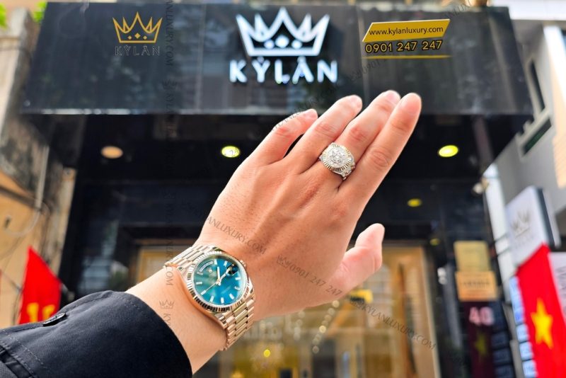 Đồng hồ Rolex Day Date 36 xanh lục lam 128235-0085