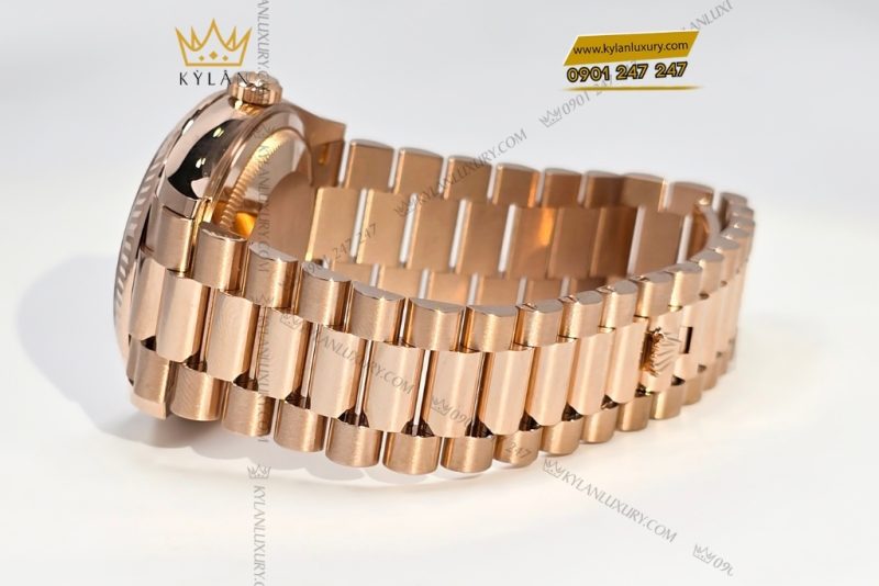 Đồng hồ Rolex Day Date 36 xanh lục lam 128235-0085