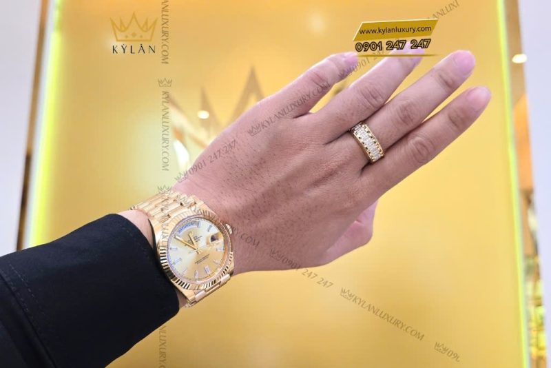 Đồng hồ Rolex Day-Date 40 228238-0005 mặt champagne nạm kim cương