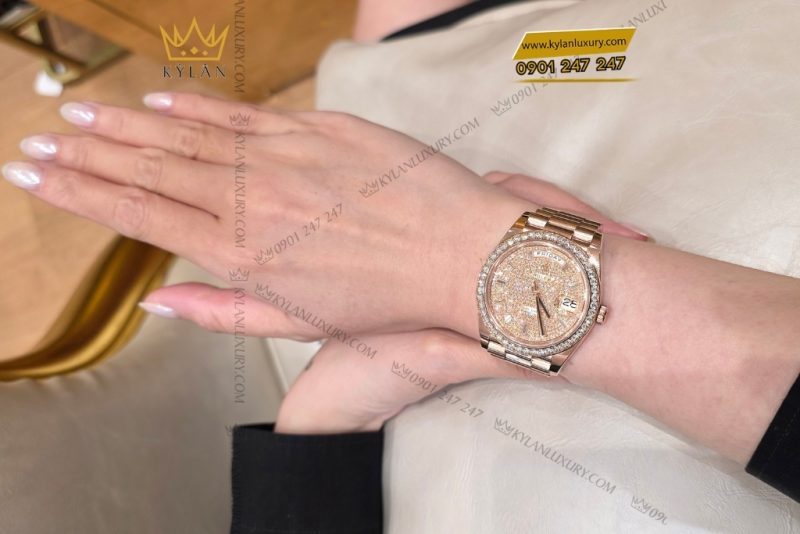 Đồng hồ Rolex Day Date 40 mặt số kim cương 228345RBR-0002