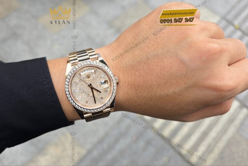 Đồng hồ Rolex Day Date 40 mặt số kim cương 228345RBR-0002
