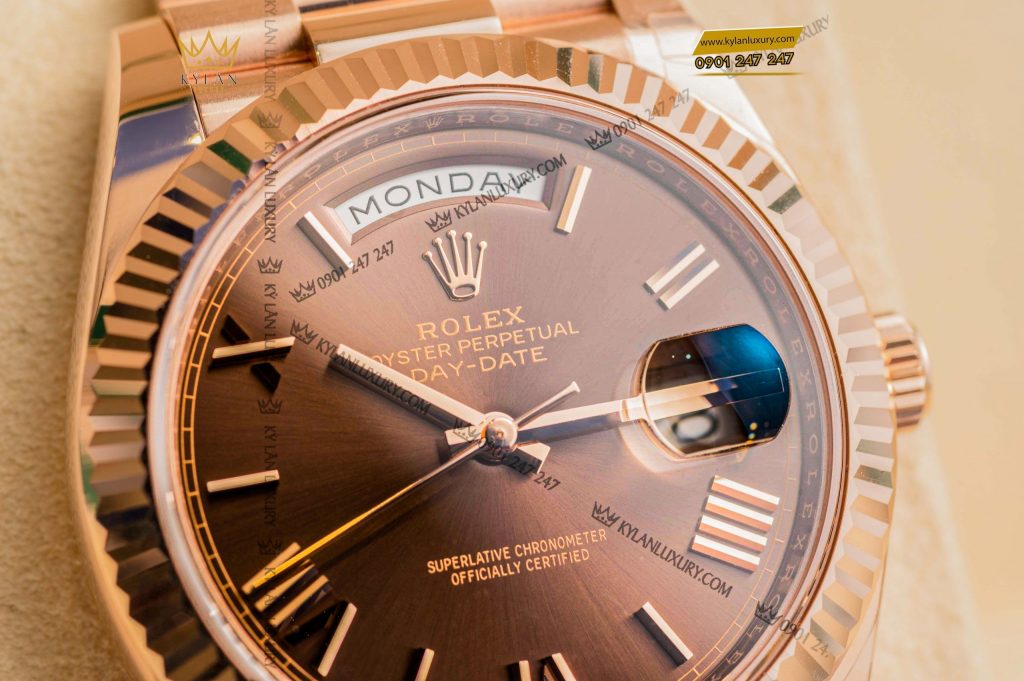 Kỳ Lân Luxury dong ho rolex day date 40mm rose gold 228235 0002 8 Đồng hồ Rolex Day Date 40 chocolate cọc La Mã 228235-0002