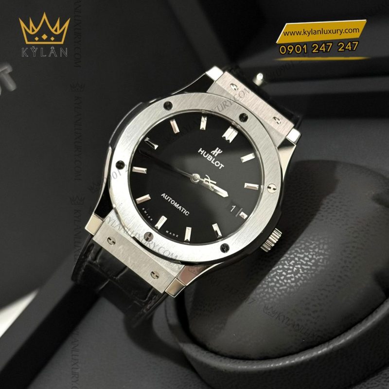 Đồng hồ Hublot Classic Fusion Titanium 45mm dây da cá