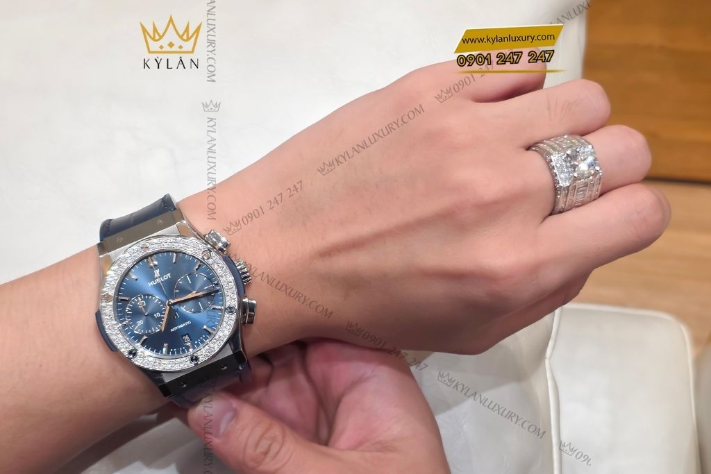 Kỳ Lân Luxury hublot classic fusion blue custom diamond 4 Đồng hồ Hublot Classic Fusion Titanium Blue Custom Diamond 42mm