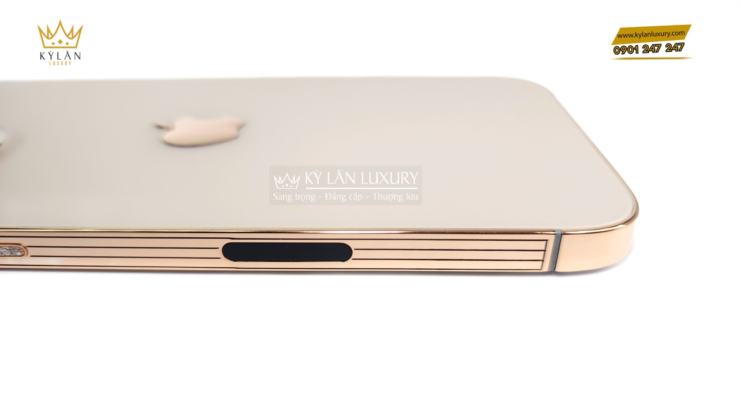 Kỳ Lân Luxury iphone 14 pro max vang nguyen khoi ferrari 12 scaled iPhone 14 Pro Max vàng nguyên khối ferrari