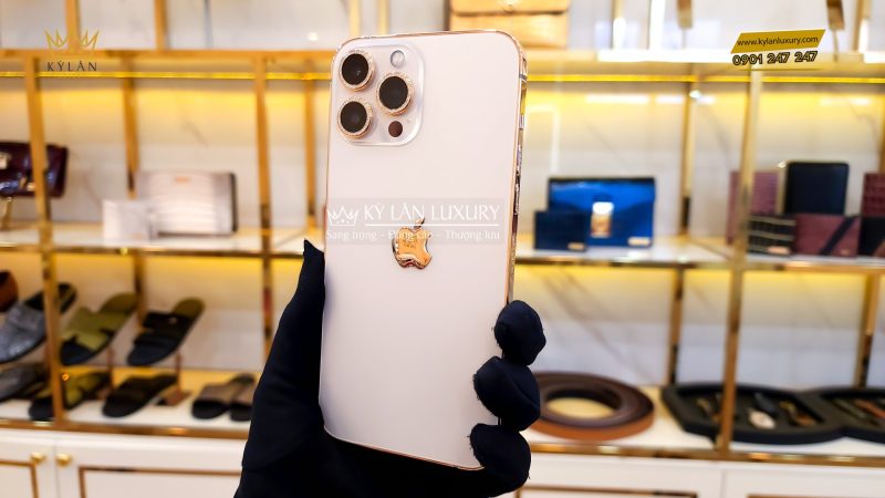 Kỳ Lân Luxury iphone 14 pro max vang nguyen khoi ferrari 17 scaled 1 iPhone 14 Pro Max vàng nguyên khối ferrari