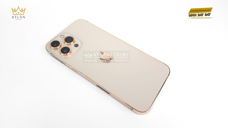 Kỳ Lân Luxury iphone 14 pro max vang nguyen khoi ferrari 8 scaled 1 iPhone 14 Pro Max vàng nguyên khối ferrari