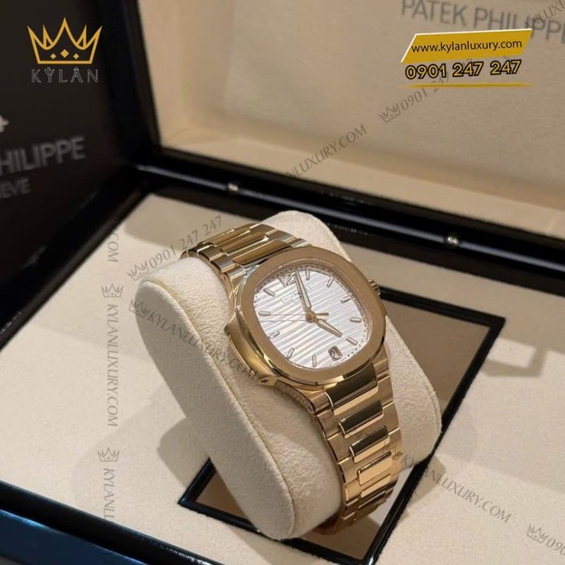 Đồng hồ Patek Philippe Nautilus mặt số bạc opaline 7118/1R-001