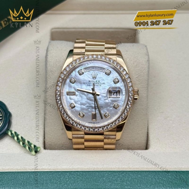 Đồng hồ Rolex Day Date xà cừ vành kim 128348RBR-0017