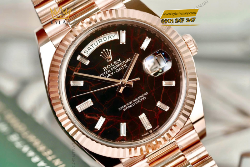 Đồng hồ Rolex Day-Date 228235-0045 Eisenkiesel Dial mặt số thạch anh nạm kim cương