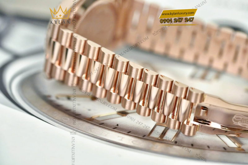 Đồng hồ Rolex Day-Date 228235-0045 Eisenkiesel Dial mặt số thạch anh nạm kim cương