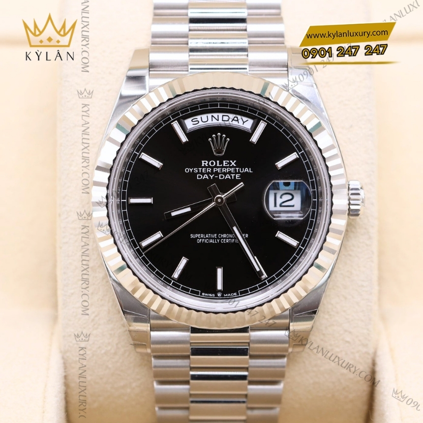 Kỳ Lân Luxury rolex day date 40 vang trang 18 ct m228239 0004 4 Đồng hồ Rolex Day Date 40 mặt số đen cọc dạ quang 228239-0004