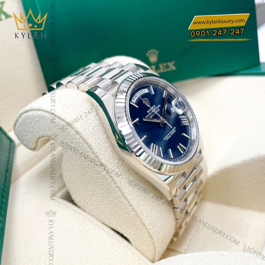 Kỳ Lân Luxury rolex day date 40mm white gold with a bright blue dial 9 Đồng hồ Rolex Day Date 40 mặt xanh cọc La Mã 228238-0007