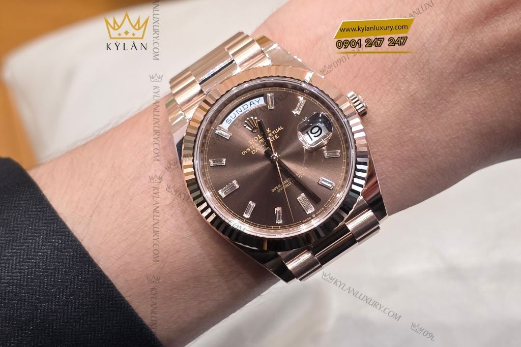 Kỳ Lân Luxury rolex day date m228235 0003 7 Đồng Hồ Rolex Day- Date Chocolate 228235-0003 Rose Gold