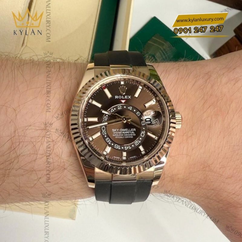 Đồng hồ Rolex Sky Dweller chocolate dây cao su 326235-0005