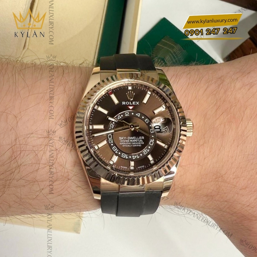 Kỳ Lân Luxury rolex sky dweller vang everose 18ct m326235 0005 3 Đồng hồ Rolex Sky Dweller chocolate dây cao su 326235-0005