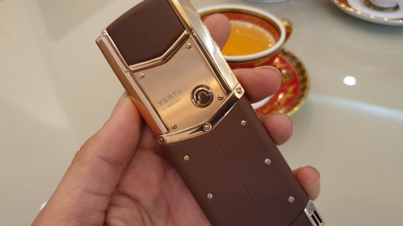 Kỳ Lân Luxury 160802e8 54ea 4e46 b11a c38f4d9cfd8e 1 Vertu Signature S Vàng Gold ruột nguyên bản