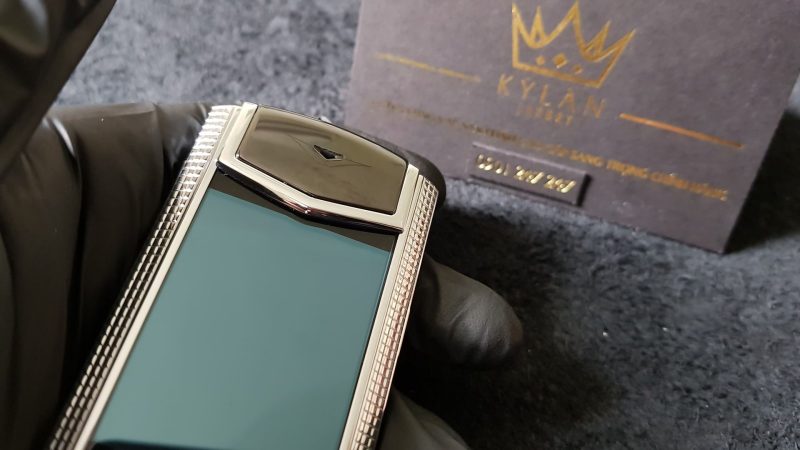 Kỳ Lân Luxury 2c7be9d22408dc56851987 1 Vertu Signature S Clous De Paris