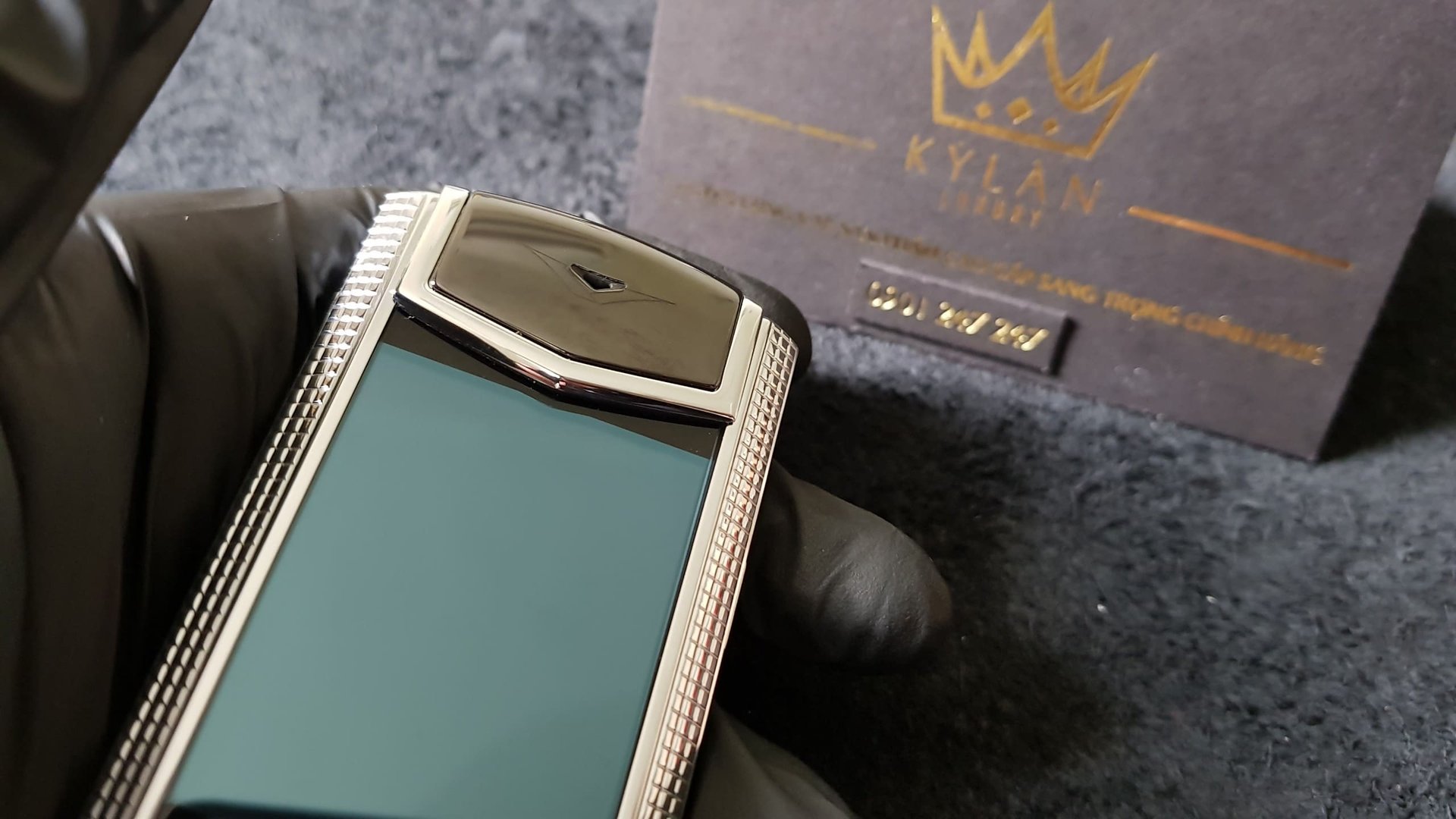 Kỳ Lân Luxury 2c7be9d22408dc56851987 Vertu Signature S Clous De Paris