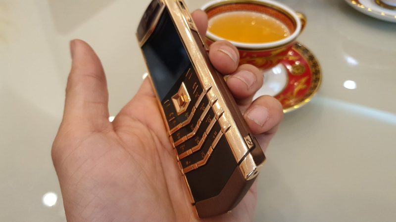 Kỳ Lân Luxury 30bf2e02 0966 4d44 8d14 2508a2fa05ad 1 Vertu Signature S Vàng Gold ruột nguyên bản