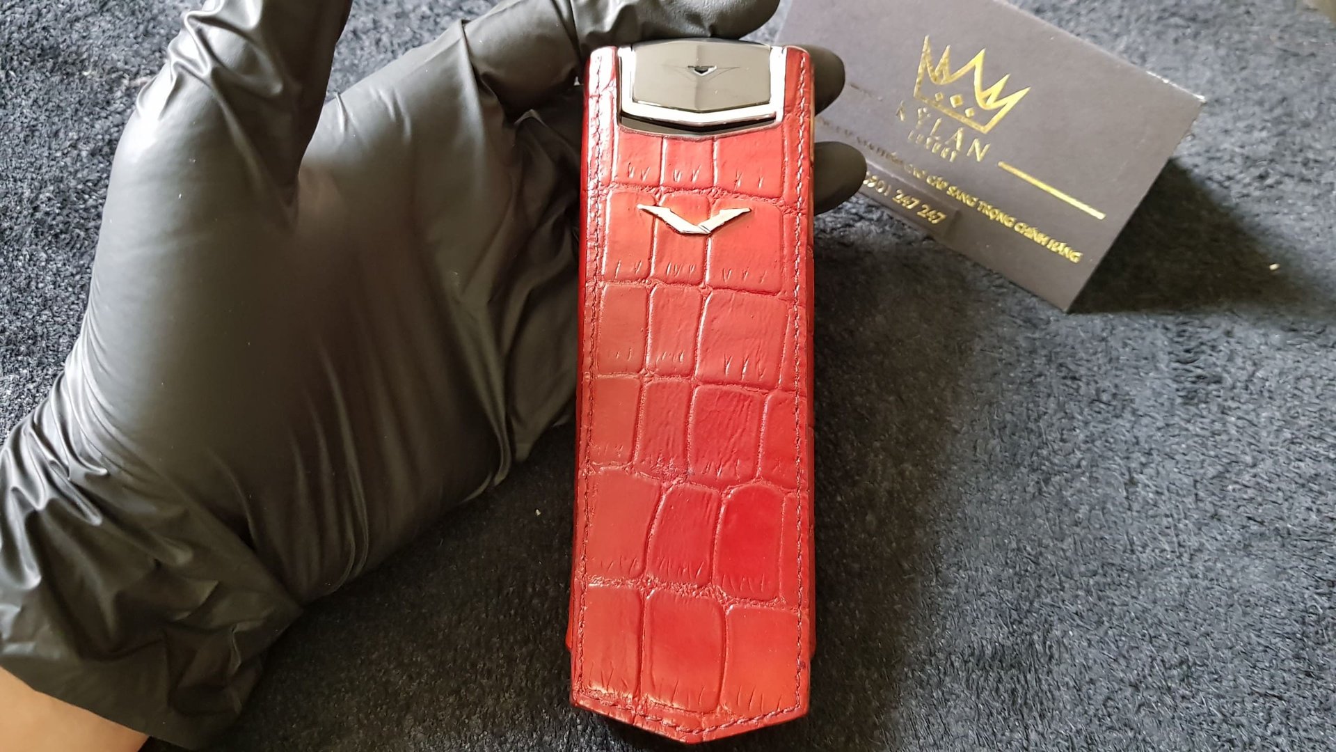 Kỳ Lân Luxury 58574dc0801a7844210b103 Vertu Signature S Clous De Paris