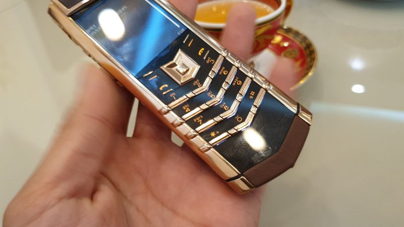 Kỳ Lân Luxury 70536811 92e3 4848 b58c 66105acaecc6 1 Vertu Signature S Vàng Gold ruột nguyên bản