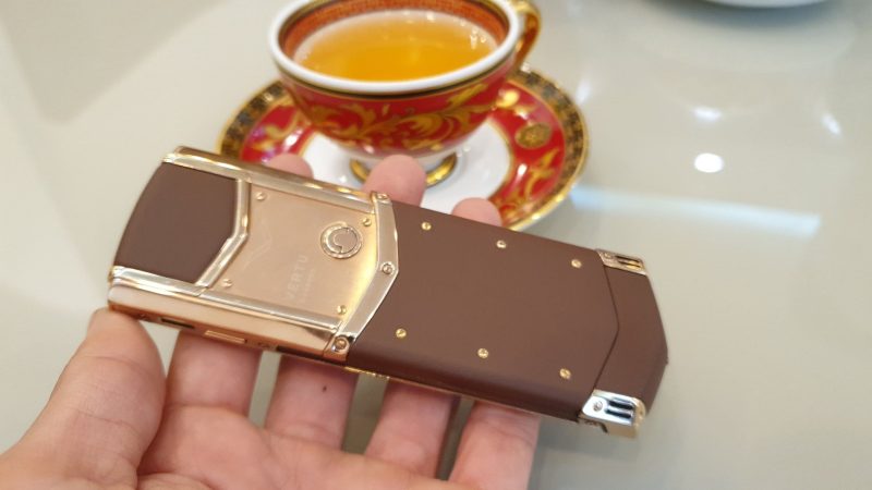 Kỳ Lân Luxury 7a5138a2 0cfb 4fe1 b17f bca72369cd4f 1 Vertu Signature S Vàng Gold ruột nguyên bản