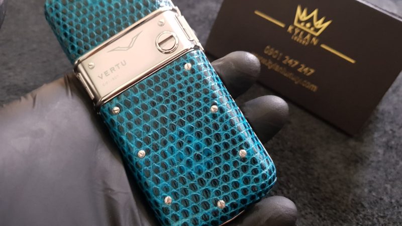 Kỳ Lân Luxury 81fb7a8477ca8c94d5db 1 Vertu Constellation 2008 da xanh