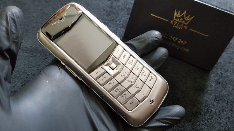 Kỳ Lân Luxury 862a24b429fad2a48beb e5a6947c ea64 4b64 a735 9ac125e1005d 1 Vertu Constellation 2008 da xanh