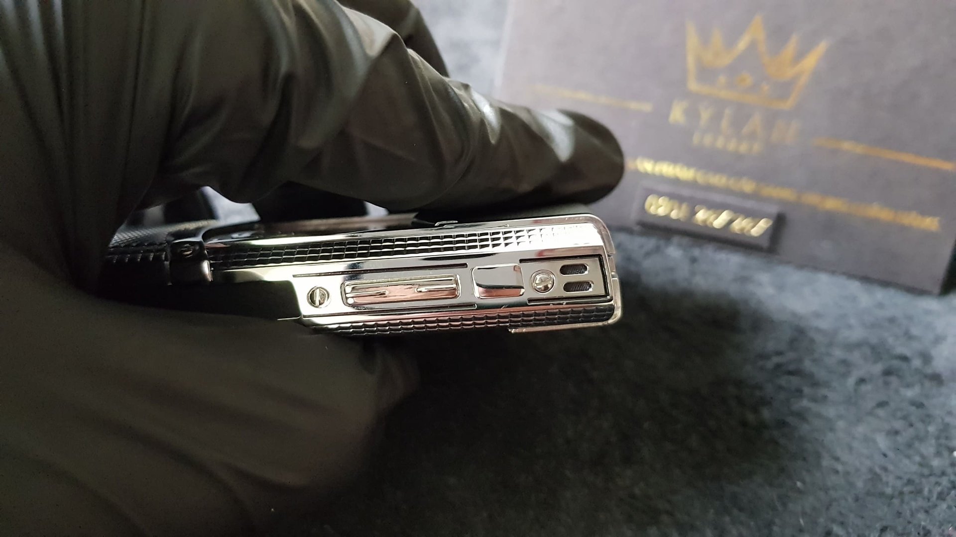 Kỳ Lân Luxury 89cd0462c9b831e668a982 Vertu Signature S Clous De Paris