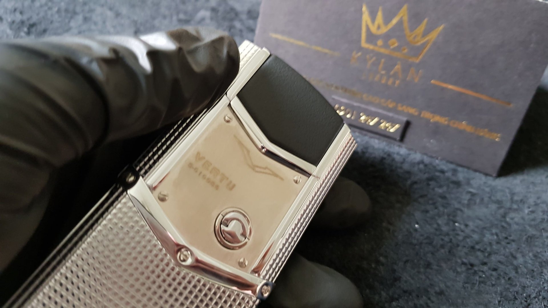 Kỳ Lân Luxury 90dda7756aaf92f1cbbe89 Vertu Signature S Clous De Paris