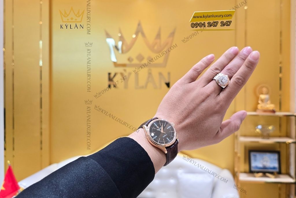 Đồng hồ Rolex Cellini Time 50505-0009 mặt số đen, cọc số La Mã 2 Kỳ Lân Luxury Dong ho Rolex Cellini 50505 4 Đồng hồ Rolex Cellini Time 50505-0009 mặt số đen, cọc số La Mã