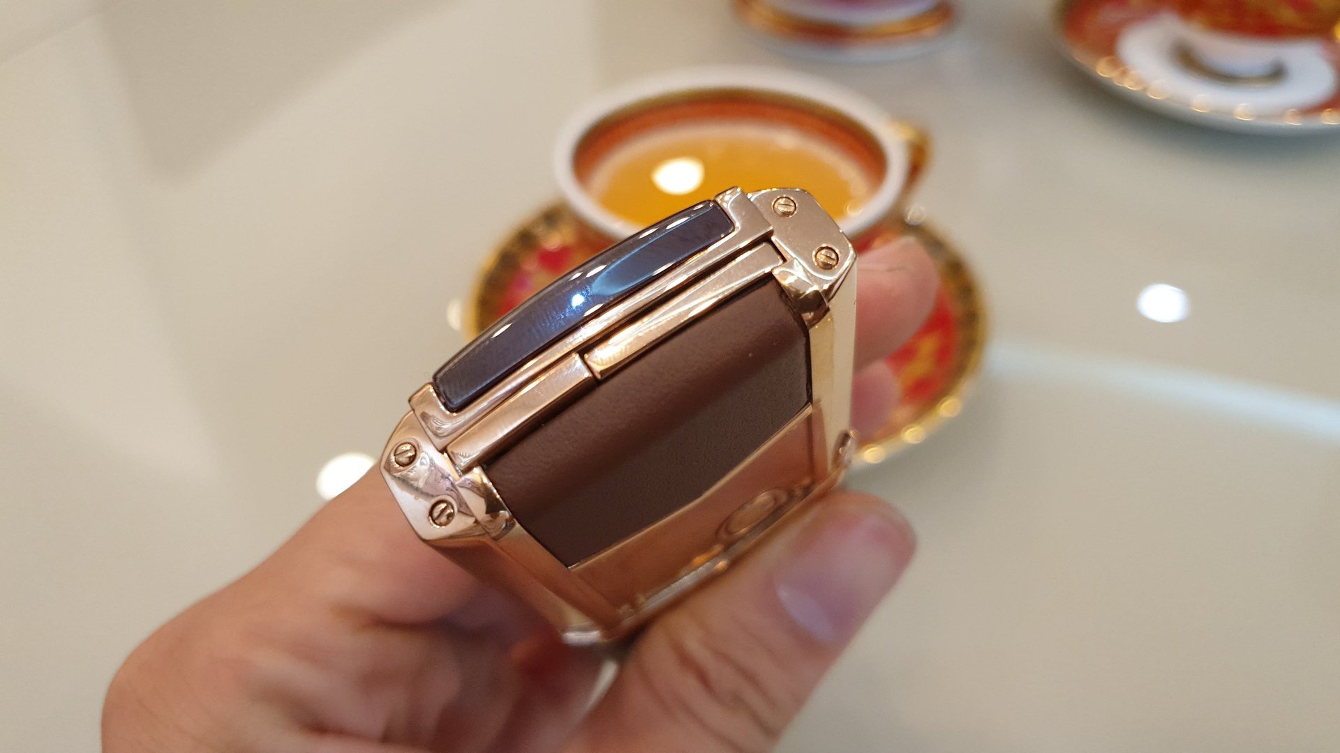 Kỳ Lân Luxury afbcb4fd ef1b 4e71 9e29 89a3f33ce82e Vertu Signature S Vàng Gold ruột nguyên bản