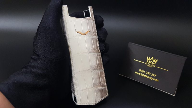 Bao da cá sấu bạch tạng logo 10kara Vertu Signature S