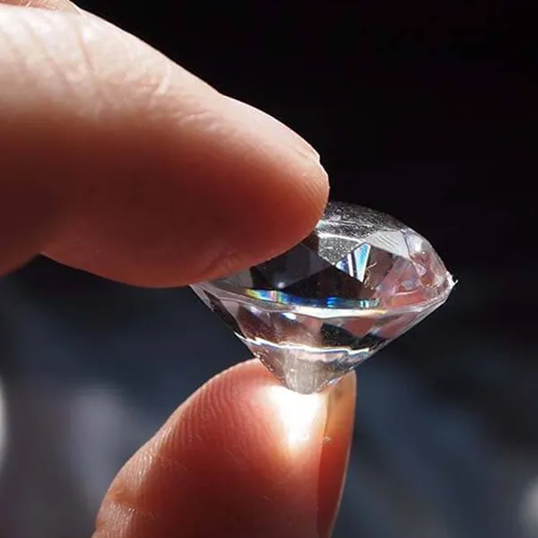 Phân biệt Carat (Ct) vs Karat (K) 2 Carat kim cương là gì? – Là đơn vị tính trọng lượng của kim cương