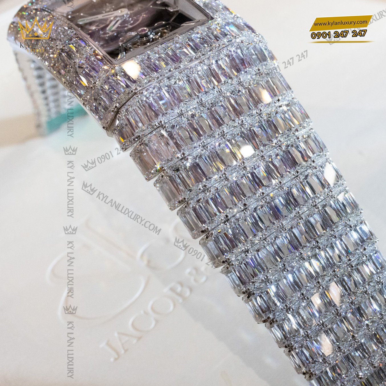 Kỳ Lân Luxury dong ho jacob co 13 Đồng hồ Jacob & Co. Billionaire Ashoka