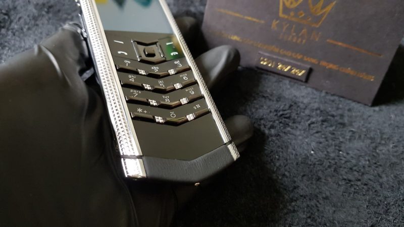 Kỳ Lân Luxury e8f4b65d7b8783d9da9685 1 Vertu Signature S Clous De Paris