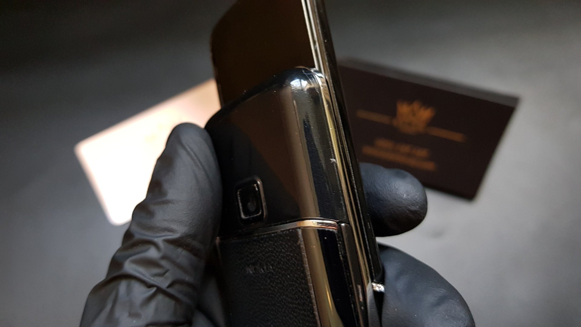 Kỳ Lân Luxury nokia 8800 arte sapphire dinh kim cuong 2 Nokia 8800 Arte Sapphire đính kim cương