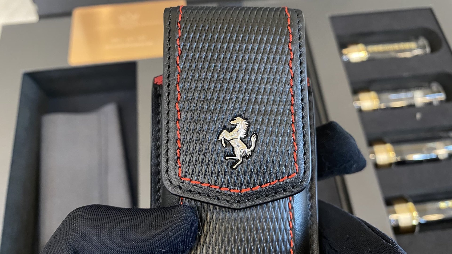 Kỳ Lân Luxury thuo c la die n tu vertu vertu pod system 10 2 Thuốc lá điện tử Vertu - Vertu Pod System