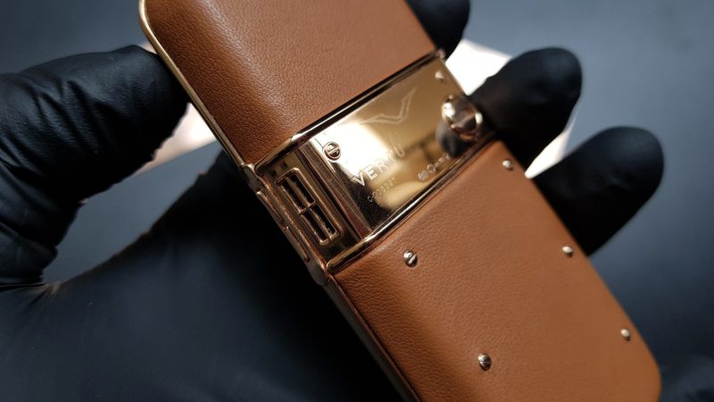 Vertu Constellation bọc vàng da nâu
