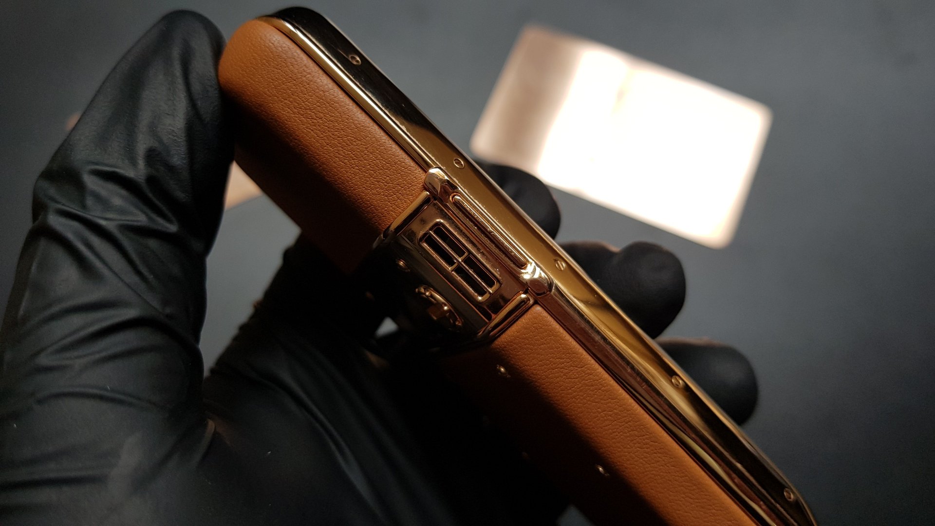 Kỳ Lân Luxury vertu constellation boc da nau 14 Vertu Constellation bọc vàng da nâu