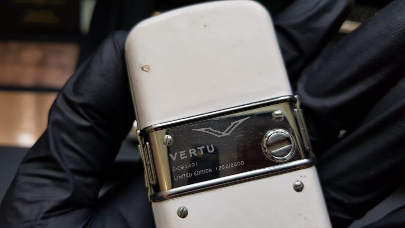 Kỳ Lân Luxury vertu constellation da trang 20 1 Vertu Constellation da trắng