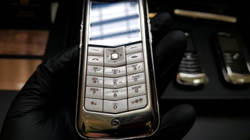 Kỳ Lân Luxury vertu constellation da trang 27 1 Vertu Constellation da trắng