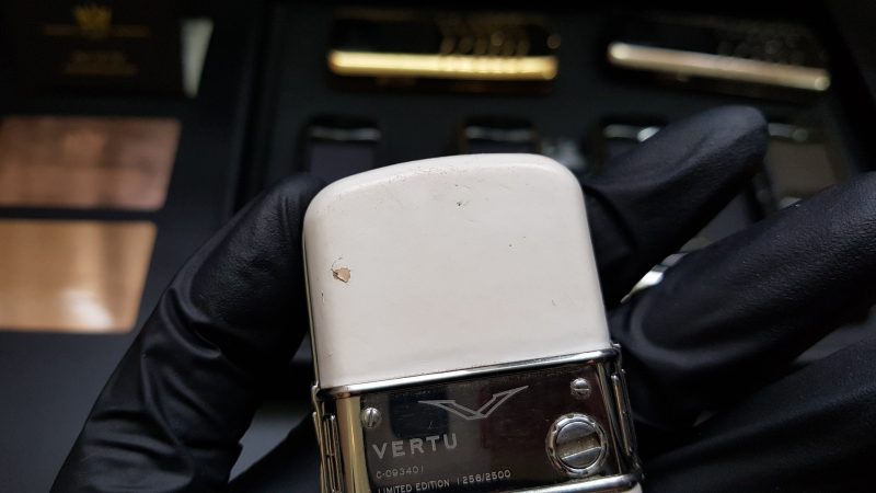 Kỳ Lân Luxury vertu constellation da trang 32 1 Vertu Constellation da trắng