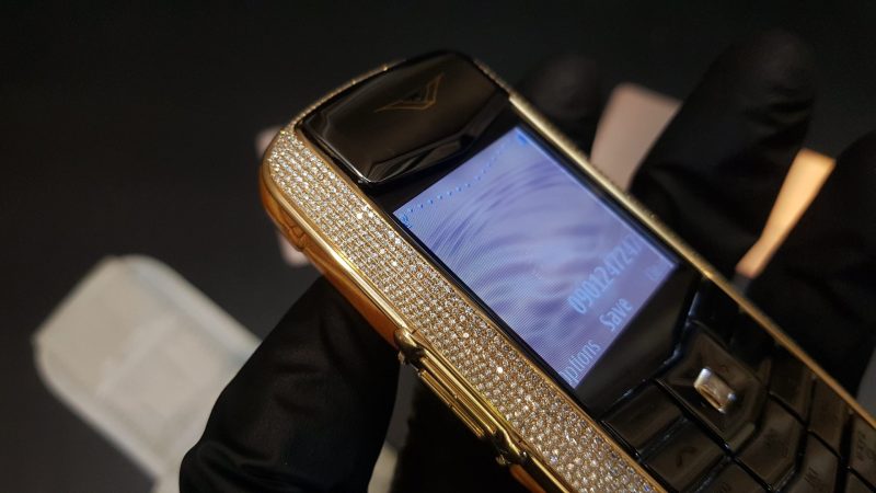 Kỳ Lân Luxury vertu constellation dinh full kim cuong da van ca sau 18 1 Vertu Constellation đính full kim cương da vân cá sấu