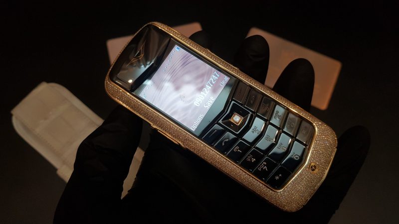 Kỳ Lân Luxury vertu constellation dinh full kim cuong da van ca sau 4 1 Vertu Constellation đính full kim cương da vân cá sấu