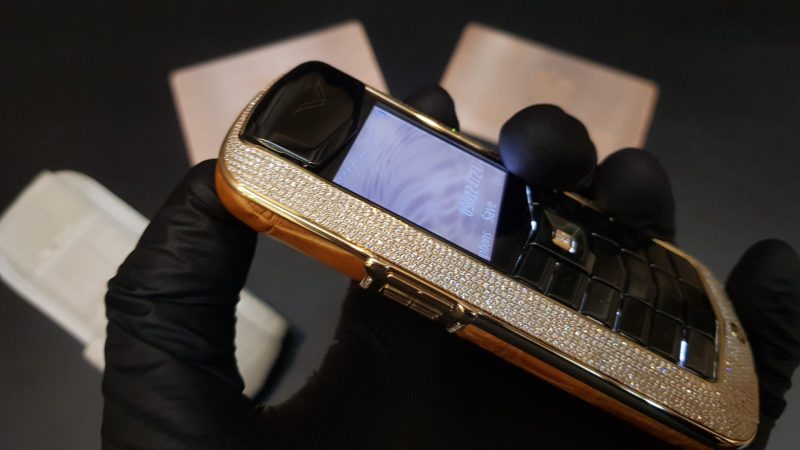 Kỳ Lân Luxury vertu constellation dinh full kim cuong da van ca sau 64 1 Vertu Constellation đính full kim cương da vân cá sấu