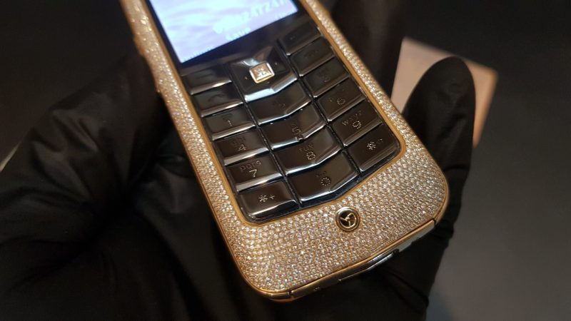 Kỳ Lân Luxury vertu constellation dinh full kim cuong da van ca sau 8 1 Vertu Constellation đính full kim cương da vân cá sấu