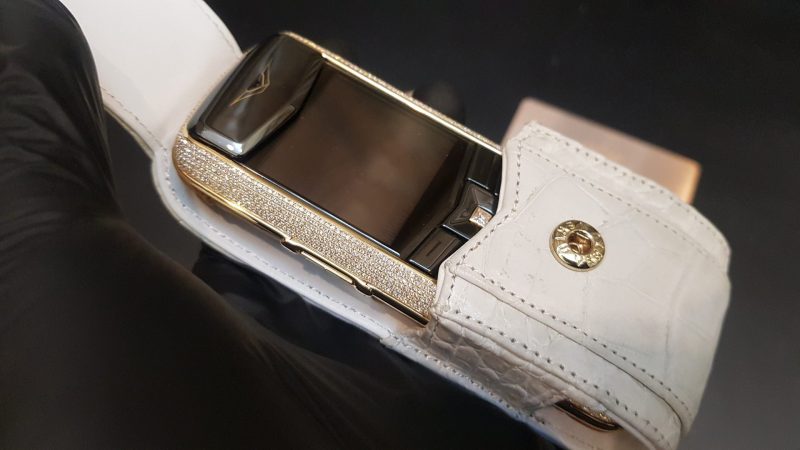 Kỳ Lân Luxury vertu constellation dinh full kim cuong da van ca sau 85 1 Vertu Constellation đính full kim cương da vân cá sấu