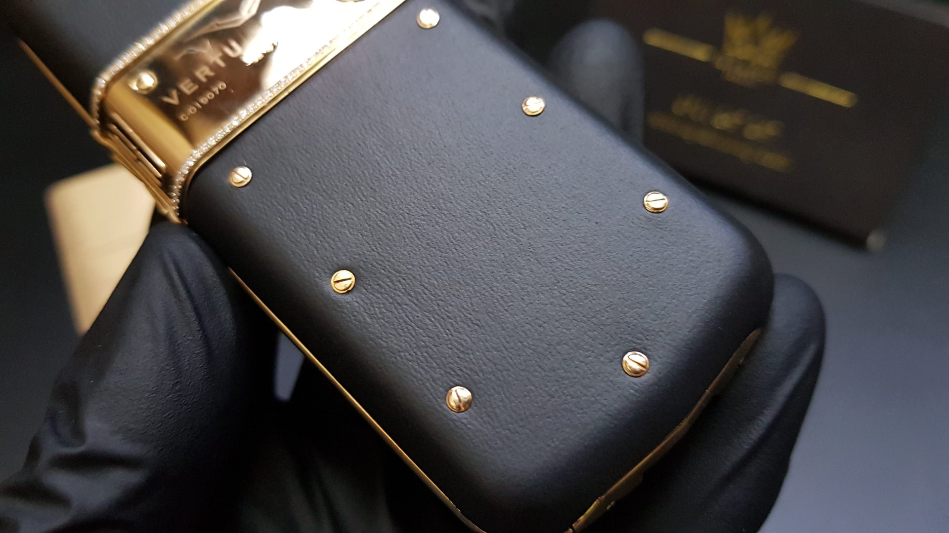 Kỳ Lân Luxury vertu constellation vang khoi full kim cuong 21 Vertu Constellation vàng khối đính full kim cương